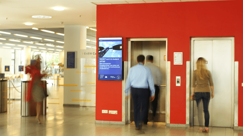 Digital Signage For Businesses: How It Improves Corporate Communications